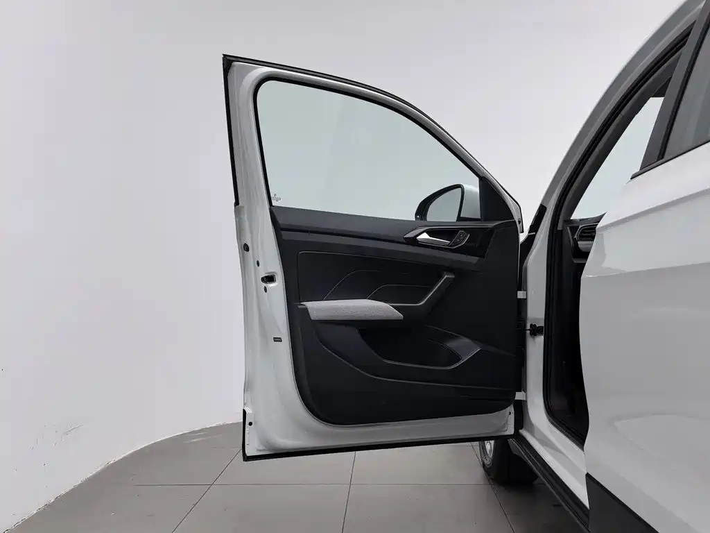 Volkswagen Tharu — миниатюра 8