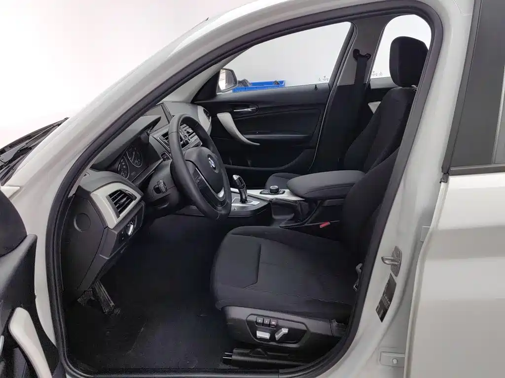 BMW 1 Series (Import) — миниатюра 10