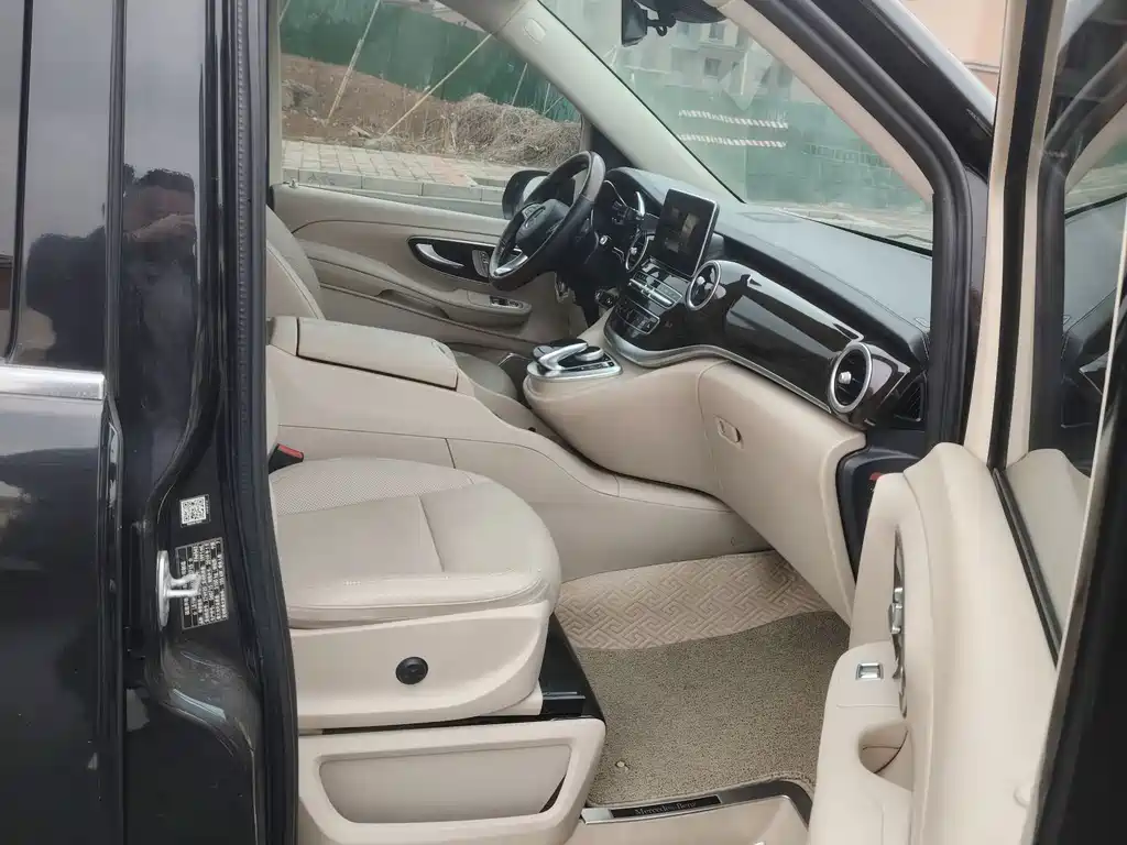 MERCEDES-BENZ V CLASS