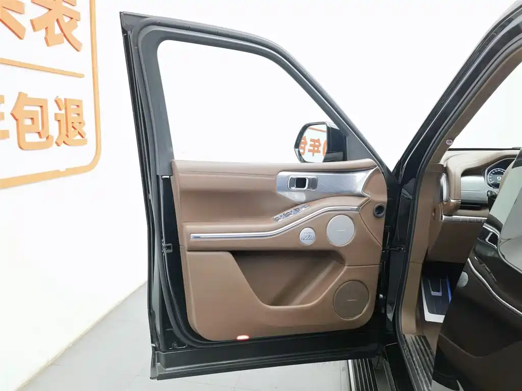 TANK TANK 700 NEW ENERGY