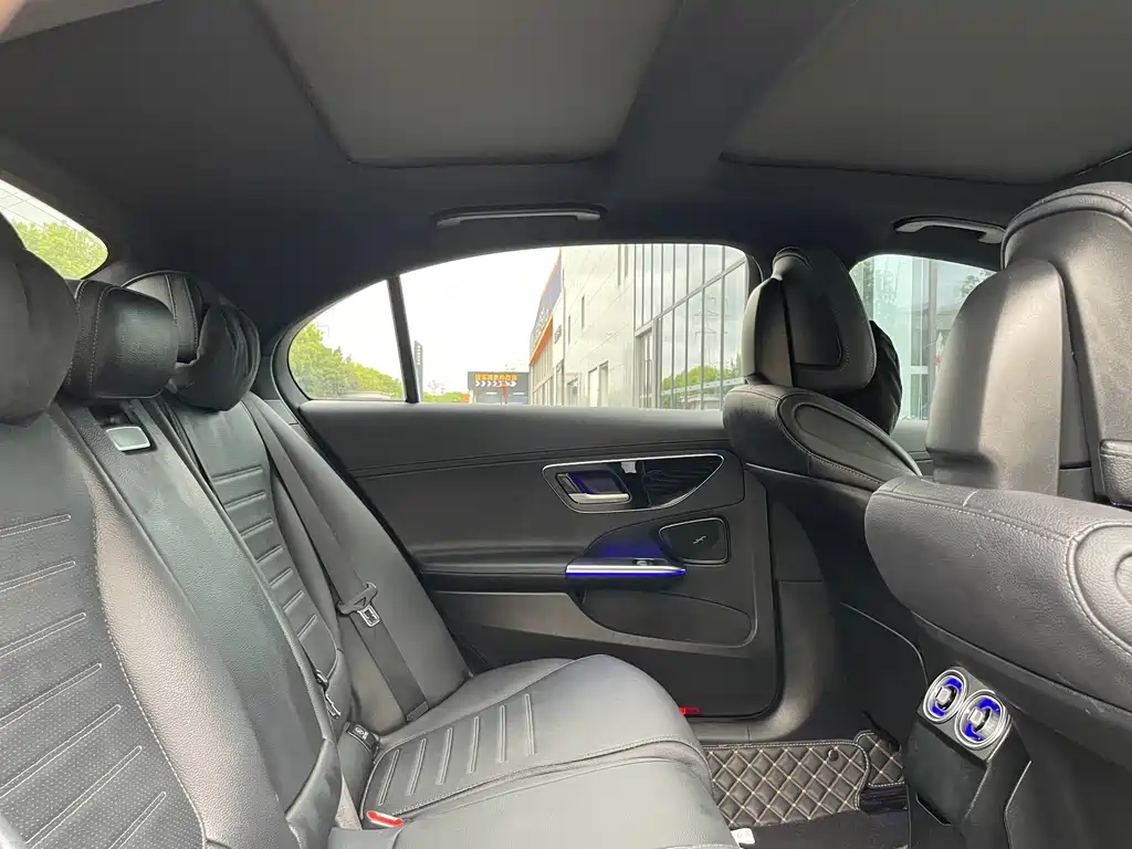 Mercedes-Benz C-Class — миниатюра 13