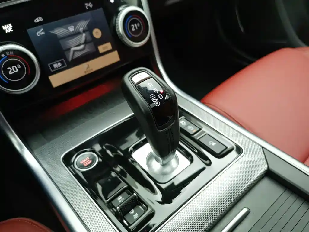 Jaguar XEL — миниатюра 13