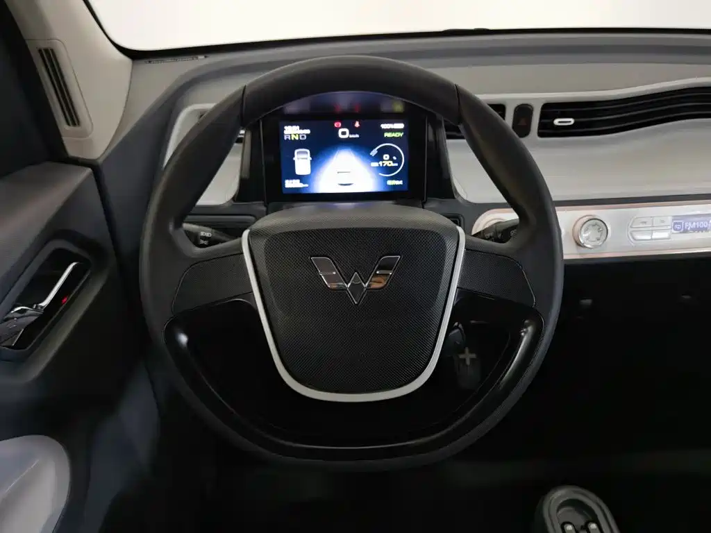 Wuling MINIEV — миниатюра 11