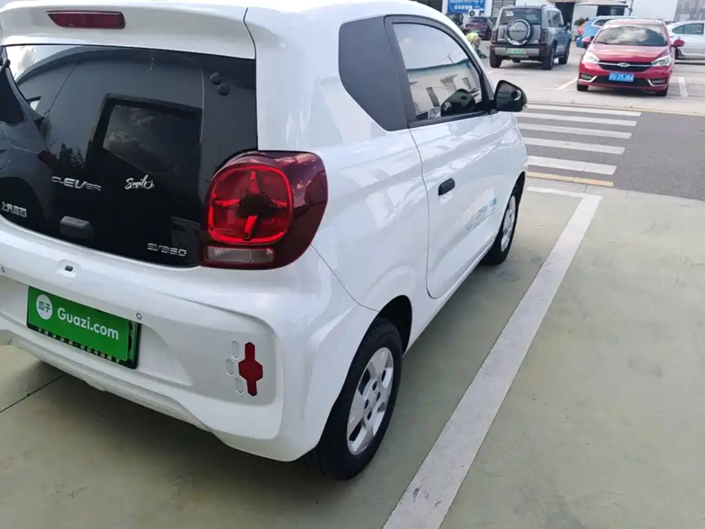 Roewe Clever — миниатюра 8