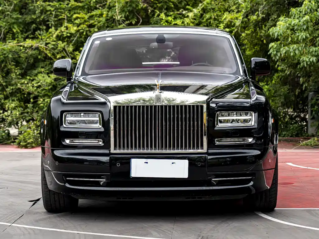 ROLLS-ROYCE PHANTOM