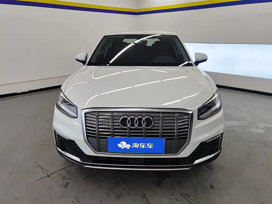 AUDI Q2L E TRON