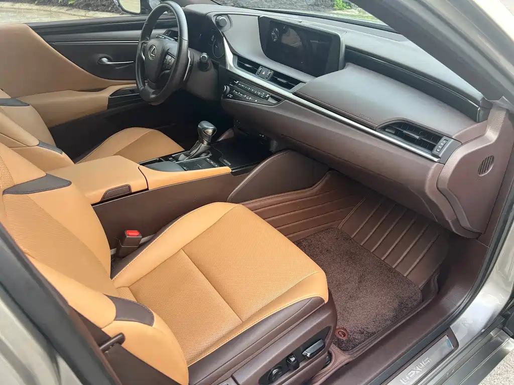 Lexus ES — миниатюра 9