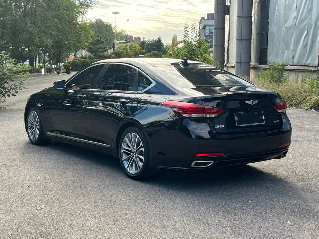 Hyundai Genesis — миниатюра 4