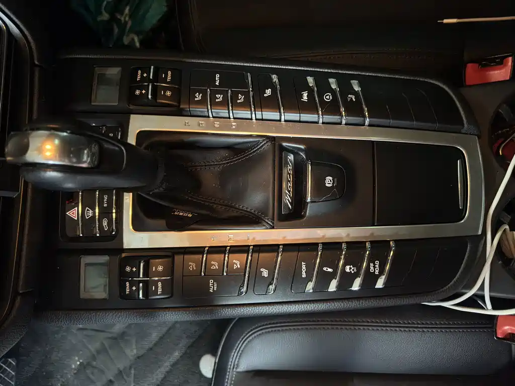 Porsche Macan — миниатюра 12