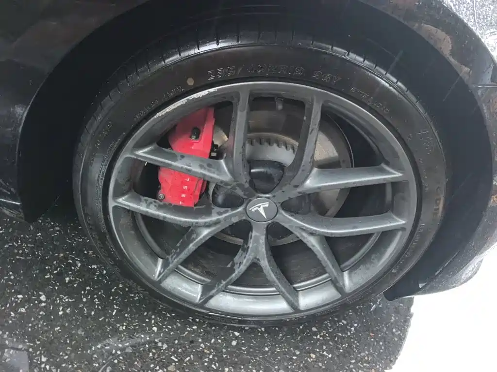 Tesla Model 3 — миниатюра 8