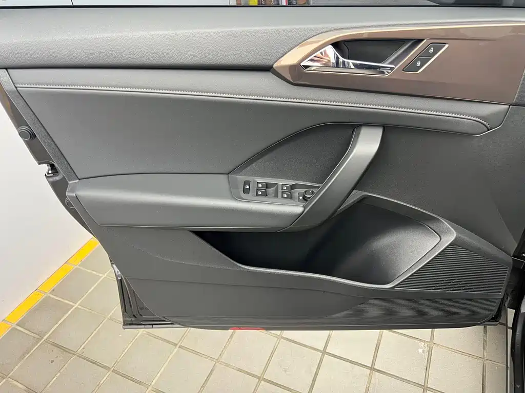 Volkswagen Tharu — миниатюра 16