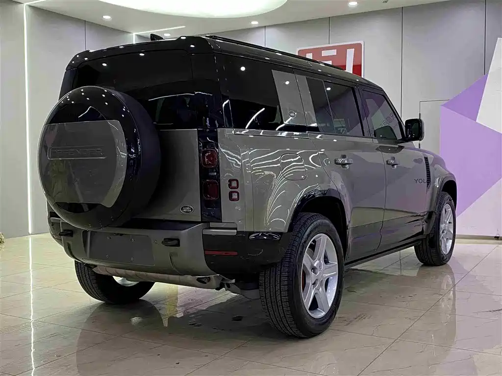 LAND ROVER DEFENDER