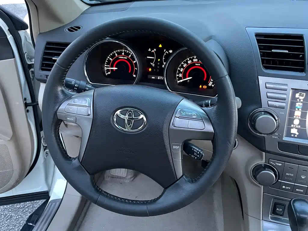Toyota Highlander — миниатюра 14