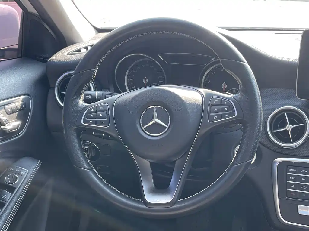Mercedes-Benz GLA — миниатюра 15