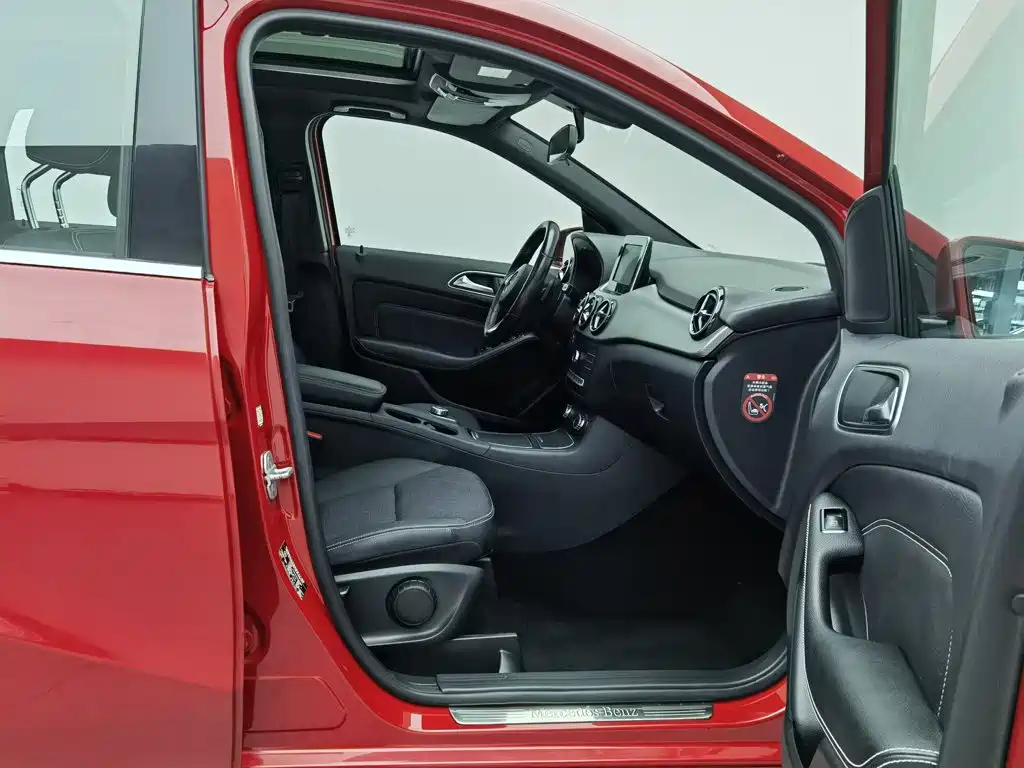 Mercedes-Benz B-Class — миниатюра 23