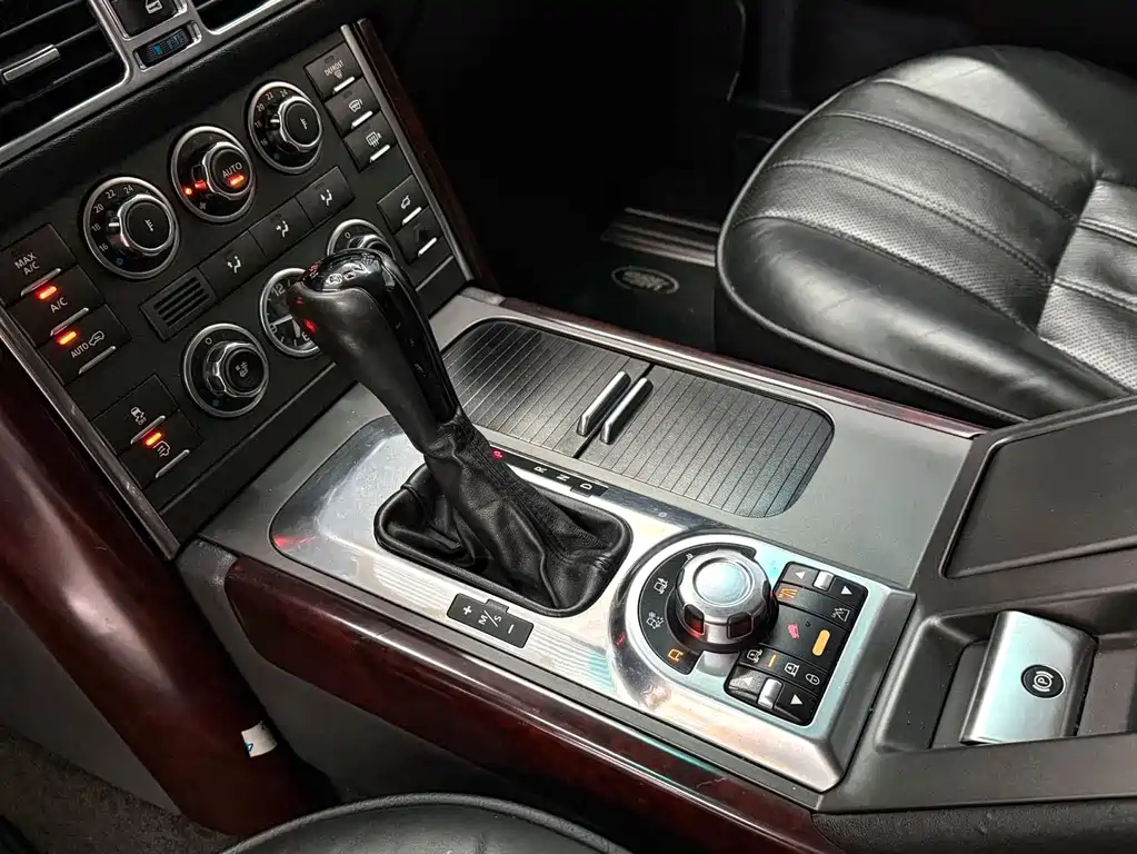 Land Rover Range Rover — миниатюра 10