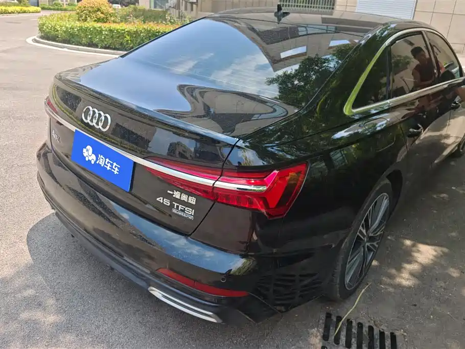 Audi A6L 2022 40 TFSI Luxury