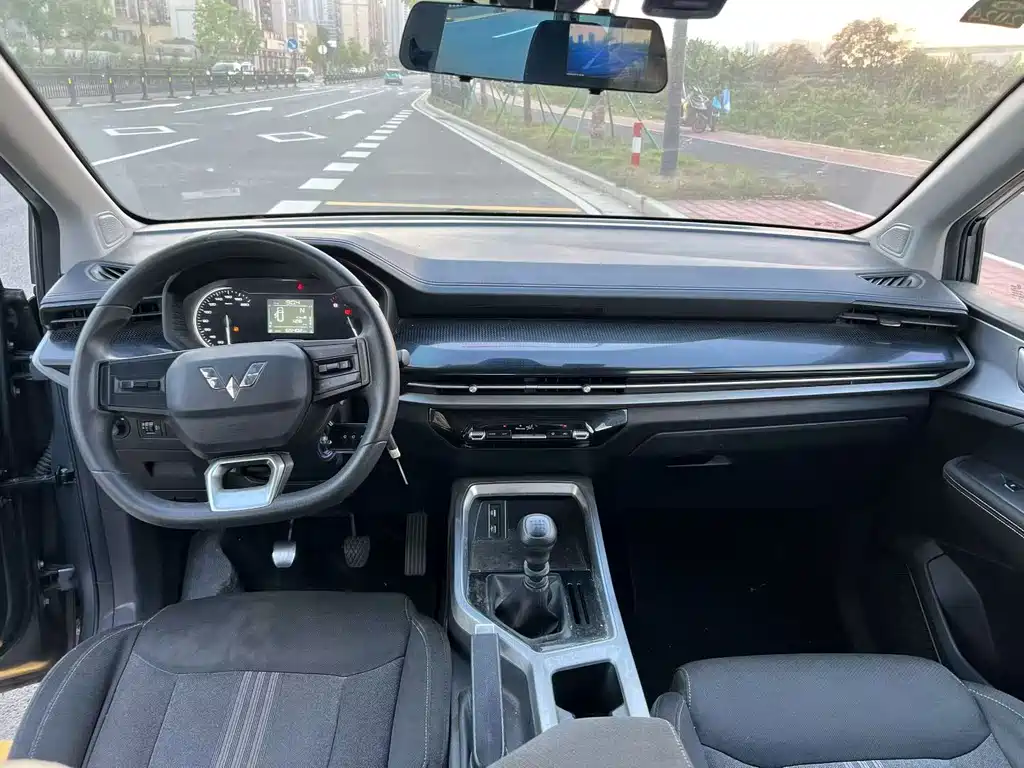 Wuling Jiachen — миниатюра 4