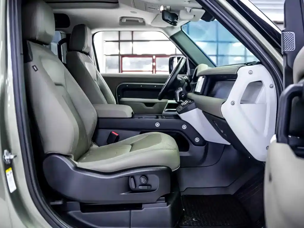 Land Rover Defender — миниатюра 9