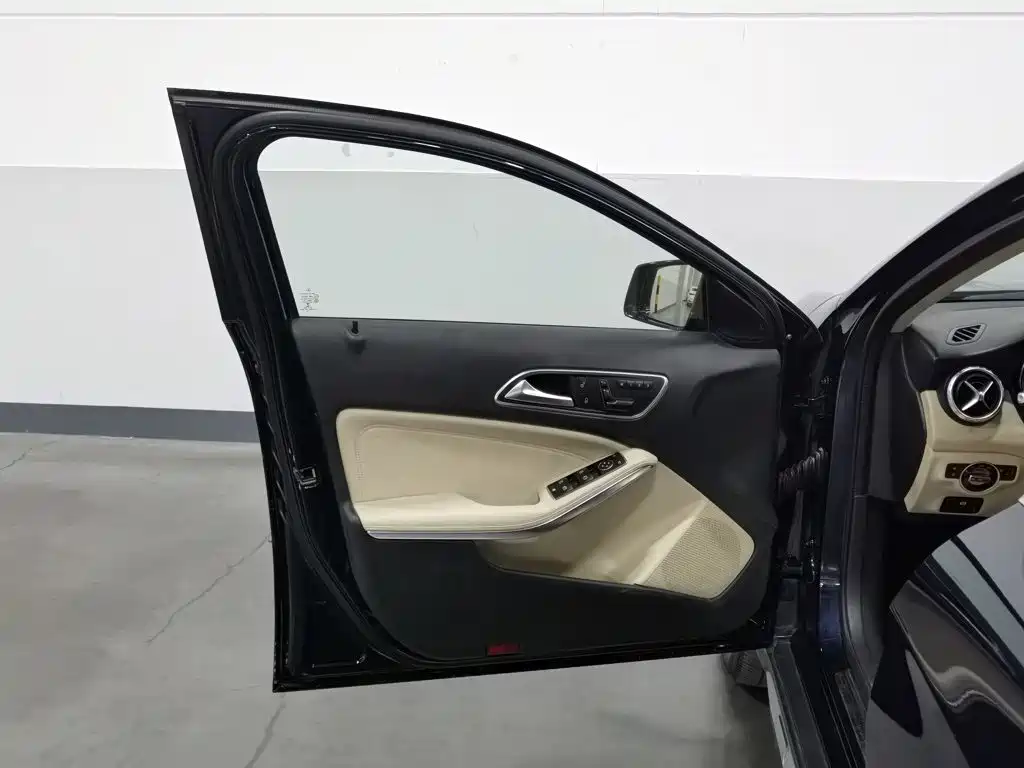 Mercedes-Benz GLA — миниатюра 8