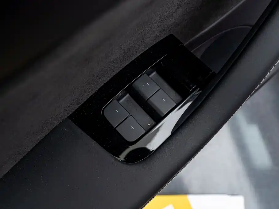 Tesla Model 3 — миниатюра 21