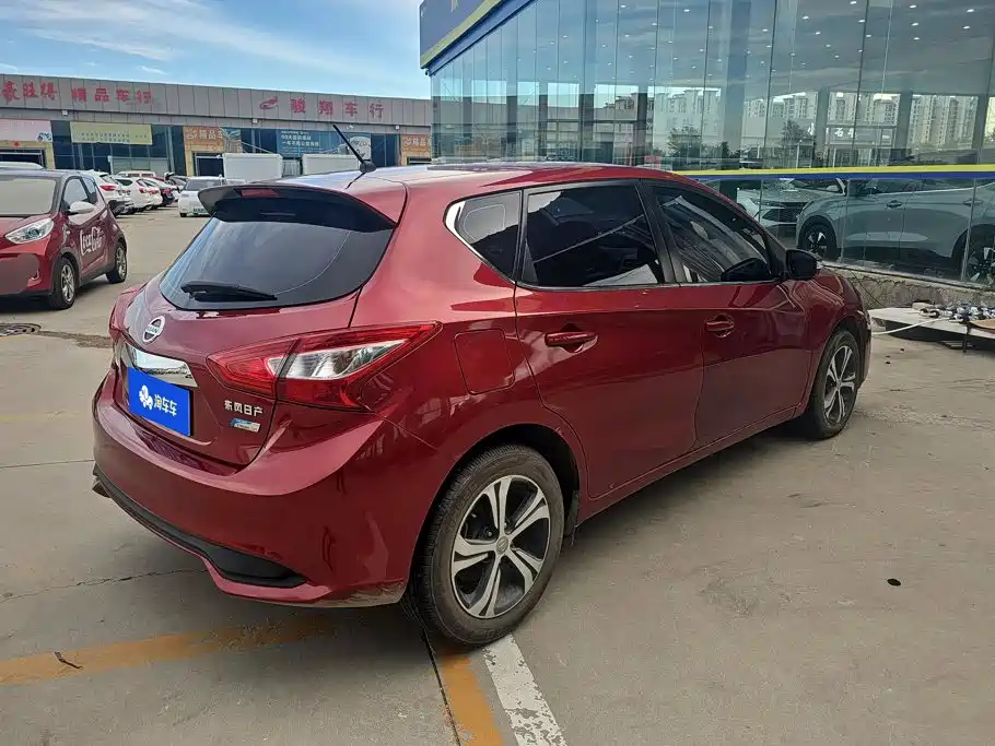 Nissan Tiida — миниатюра 3