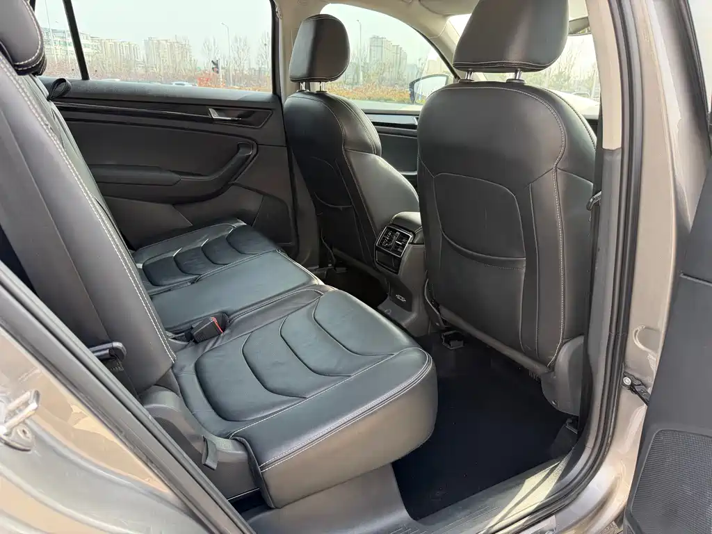 Skoda Kodiaq TSI330 7 seats 2WD Luxury Premium Enjoy Edition, фото 4