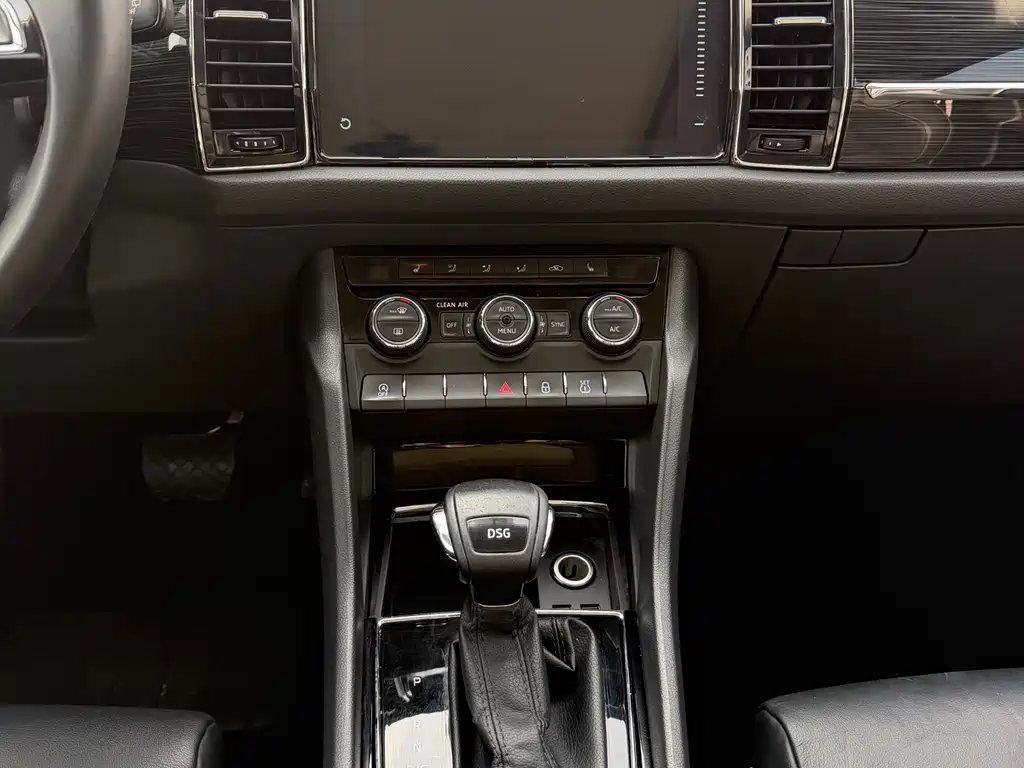 Skoda Kodiaq TSI330 7 seats 2WD Luxury Premium Enjoy Edition, фото 8