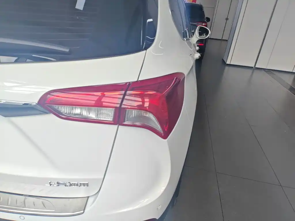 Buick Envision Plus — миниатюра 8