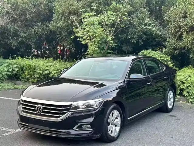 VOLKSWAGEN PASSAT 2021