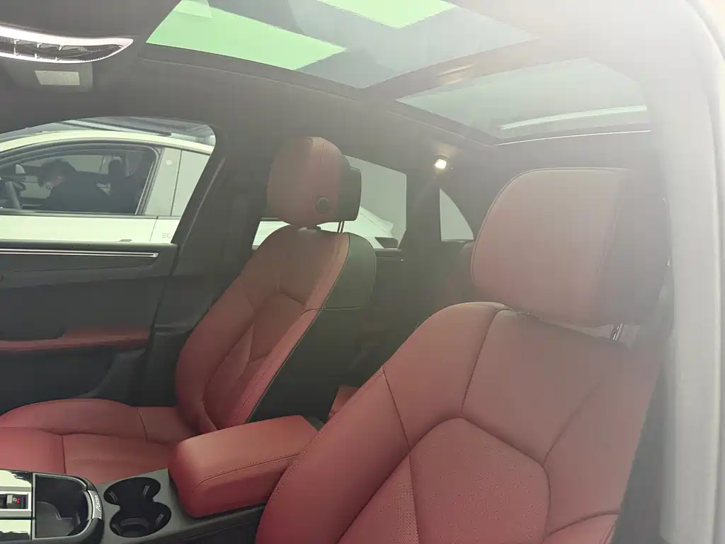 Porsche Macan — миниатюра 4