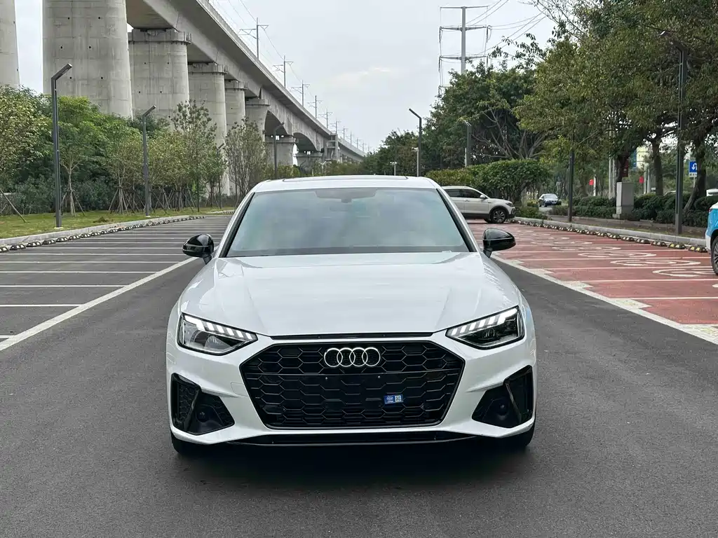 Audi A4L 2024 40 TFSI Luxury