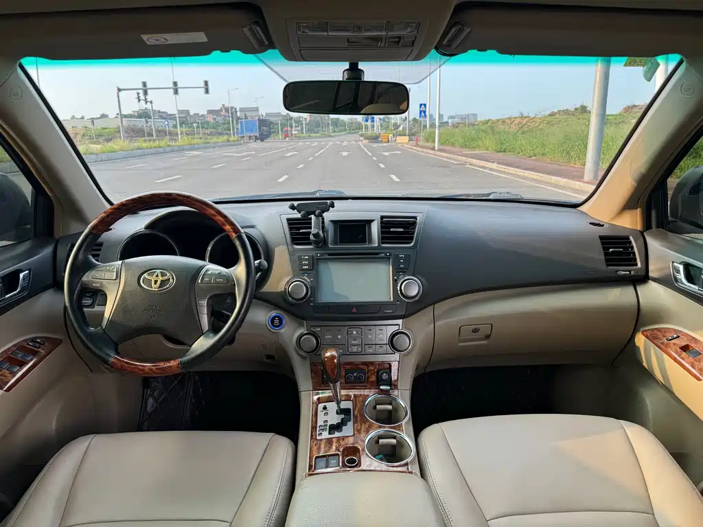 Toyota Highlander — миниатюра 4