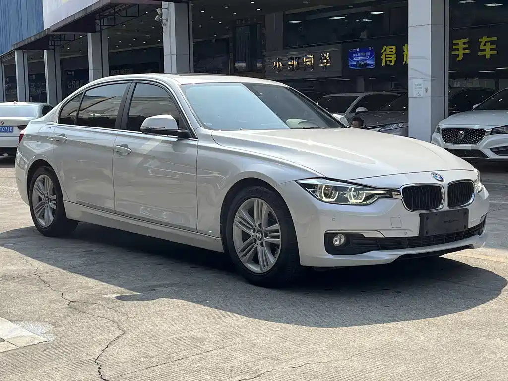 BMW 3 SERIES