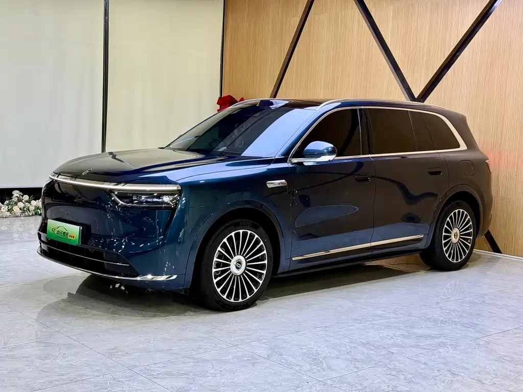 问界M8 2025款 增程 Ultra版 53.4kWh 5座版 (192线激光雷达）