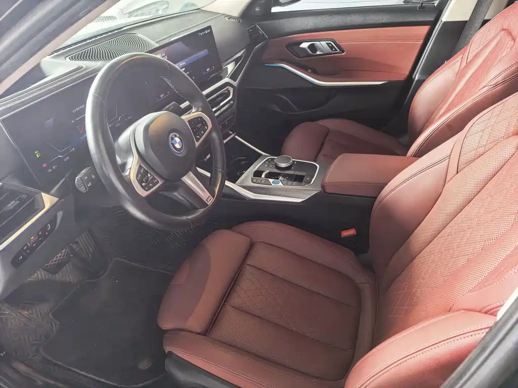BMW i3 2023 eDrive 40 L Sport