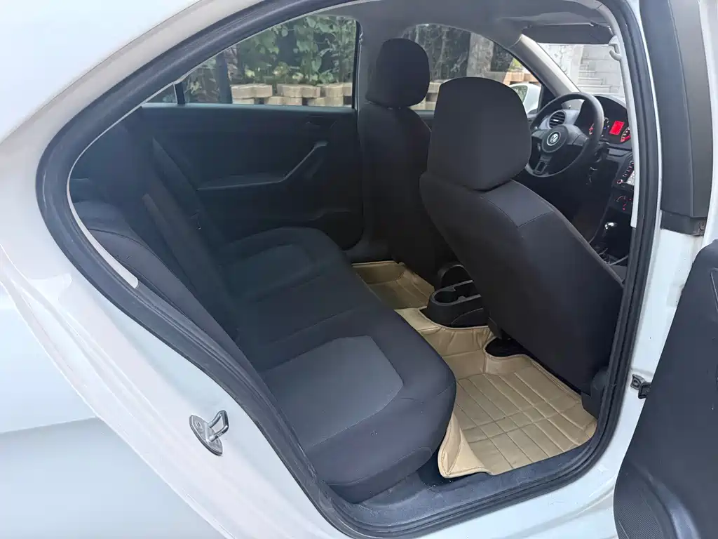 Volkswagen Jetta — миниатюра 5