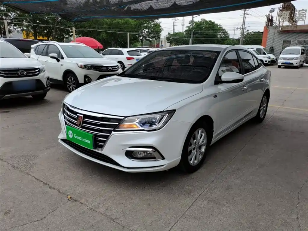 Roewe i5 2020 1.5L Auto 4G Connected Leader Luxury Edition