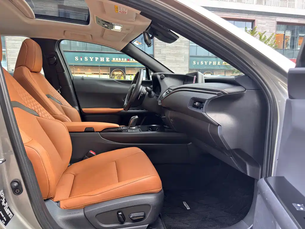 Lexus UX New Energy — миниатюра 18