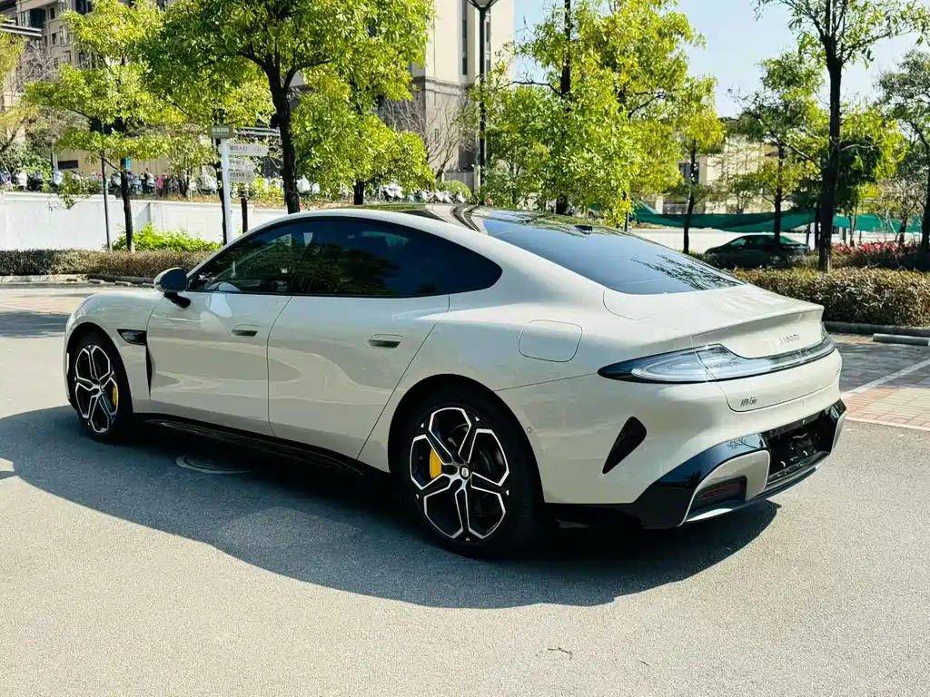 XIAOMI CAR XIAOMI SU7