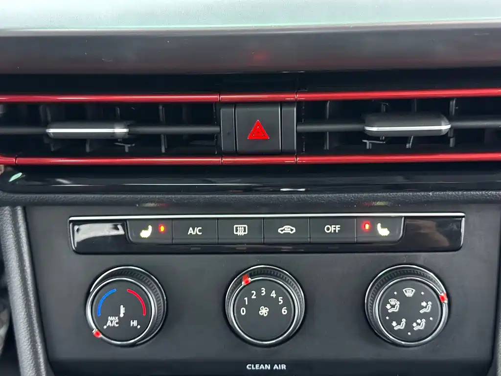 Volkswagen Lavida - фото 8