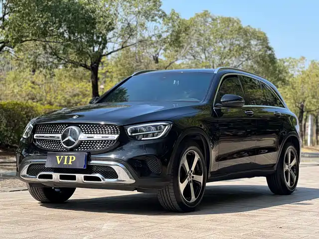 MERCEDES-BENZ GLC