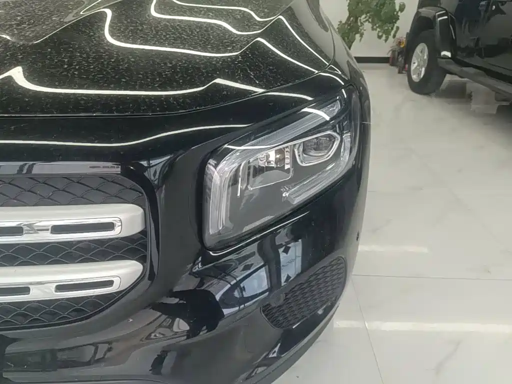 Mercedes-Benz GLB — миниатюра 24