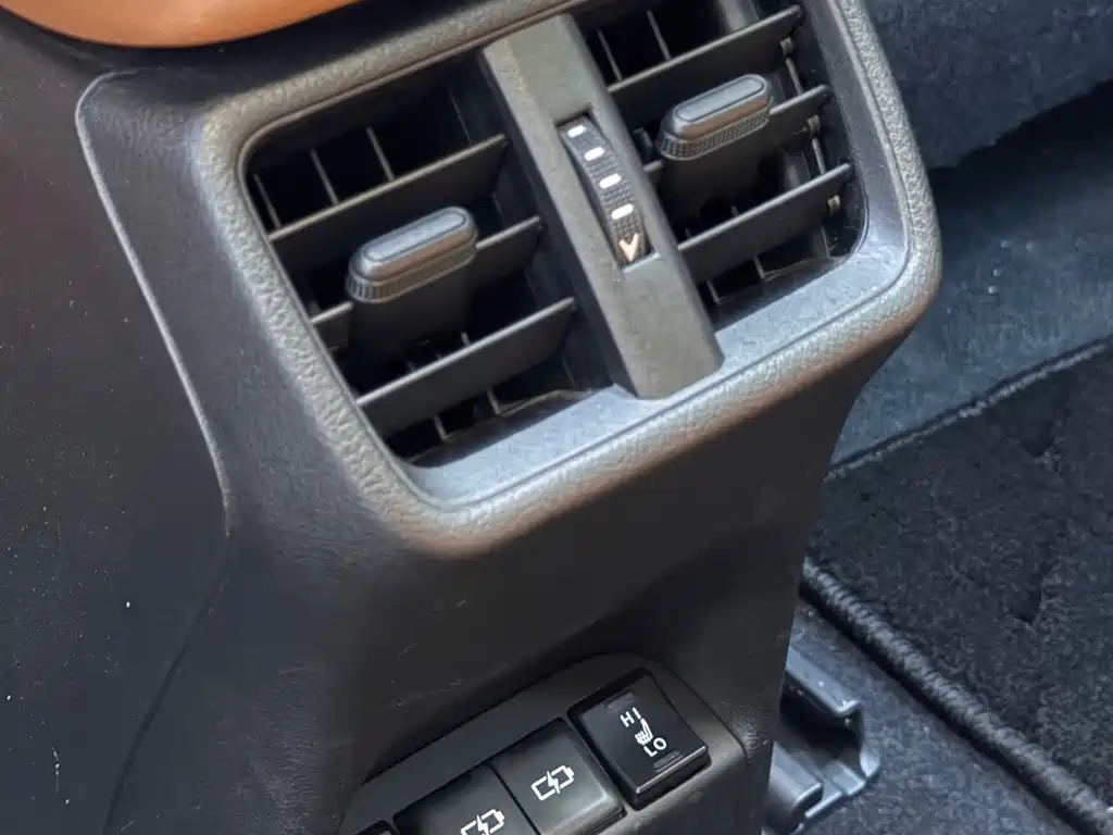 Lexus UX New Energy — миниатюра 23