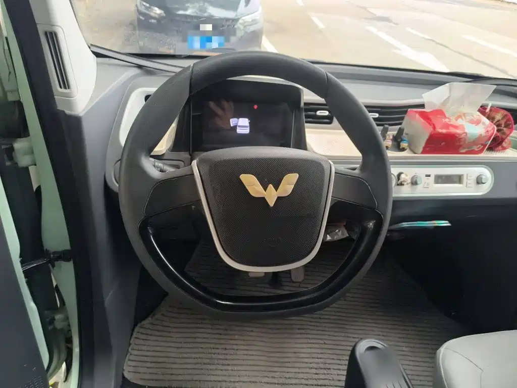 Wuling MINIEV — миниатюра 6