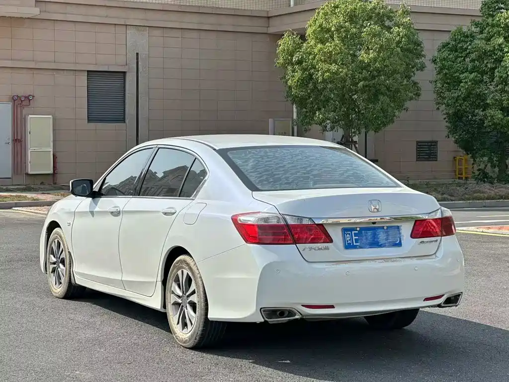 Honda Accord — миниатюра 9