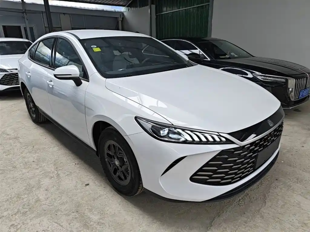 BYD Qin Plus PLUS 2025 DM-i Smart Drive 128KM
