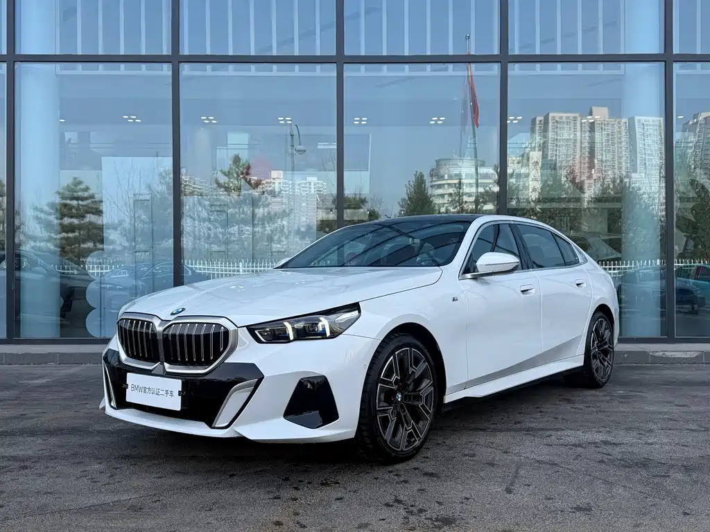 BMW 5 Series 2025