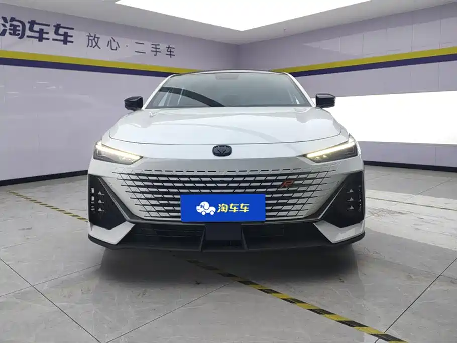 Changan UNI-V 2022 1.5T Luxury