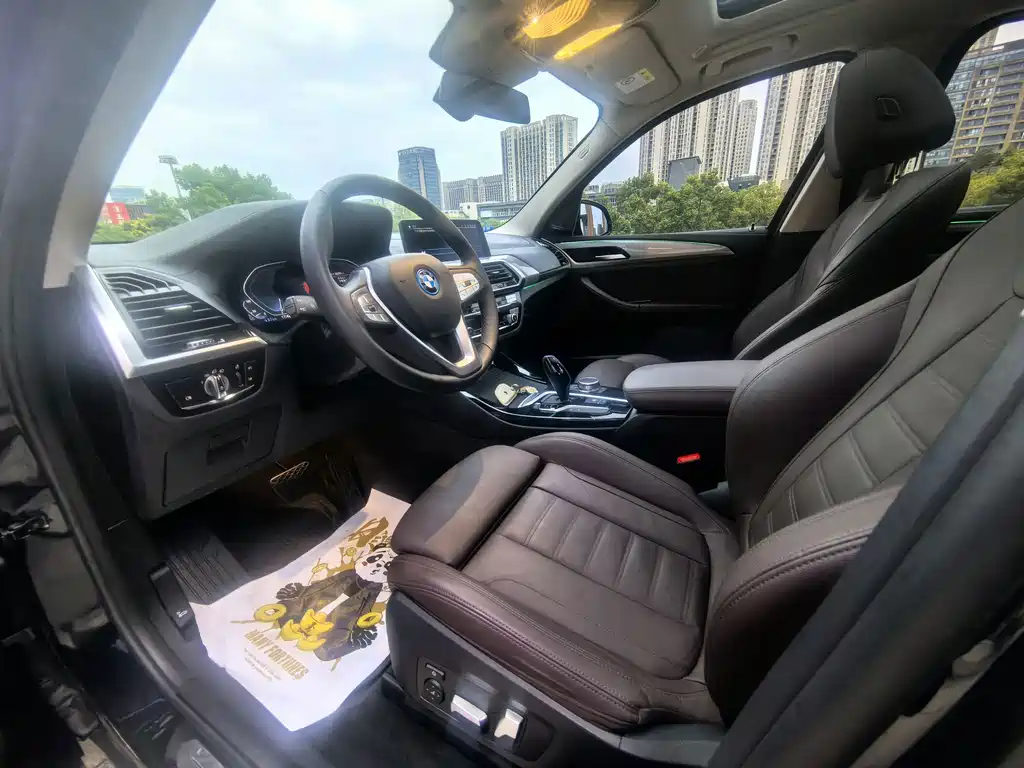 BMW iX3 — миниатюра 4